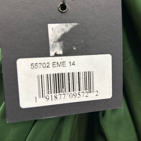 Mac Duggal 55702 NWOT RHINESTONE TRIM PUFF SLEEVE GATHERED GOWN - Picture 7 of 7